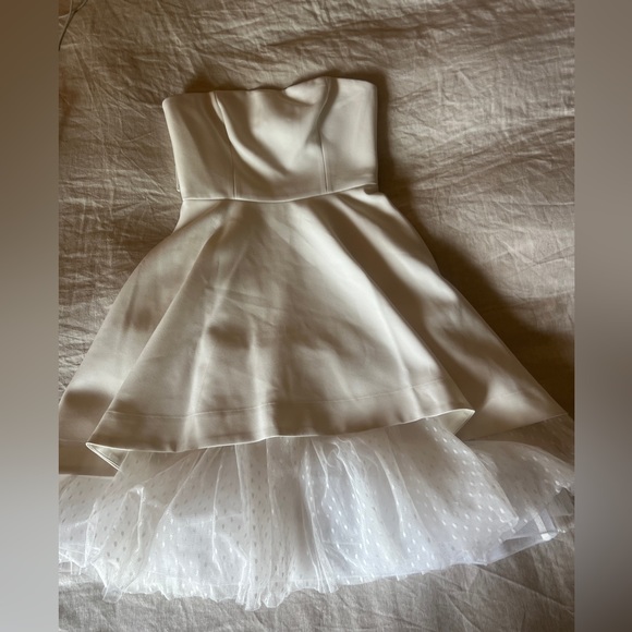 BCBGMAXAZRIA Women's White Short Strapless Evening
Dress - Picture 4 of 4